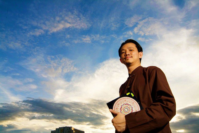 Odoo • A picture with a caption