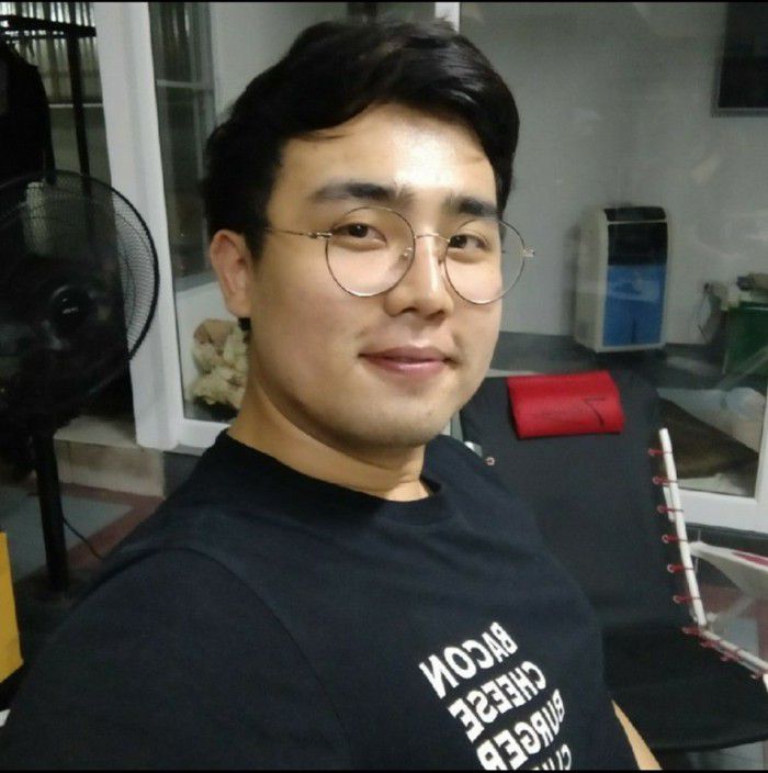 Odoo • A picture with a caption